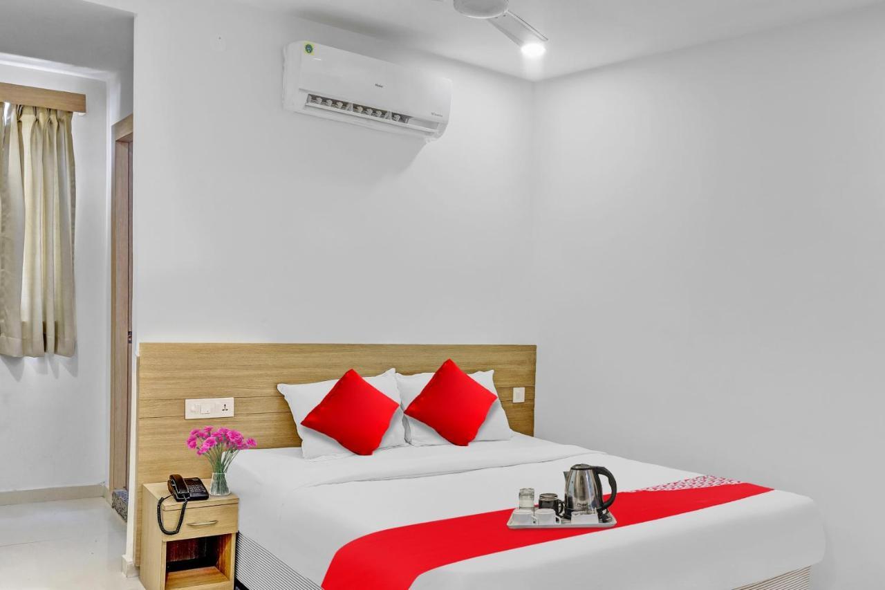 Oyo Flagship Hotel Bluemoon Warangal Exterior foto